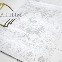 Almaz 02 Cream